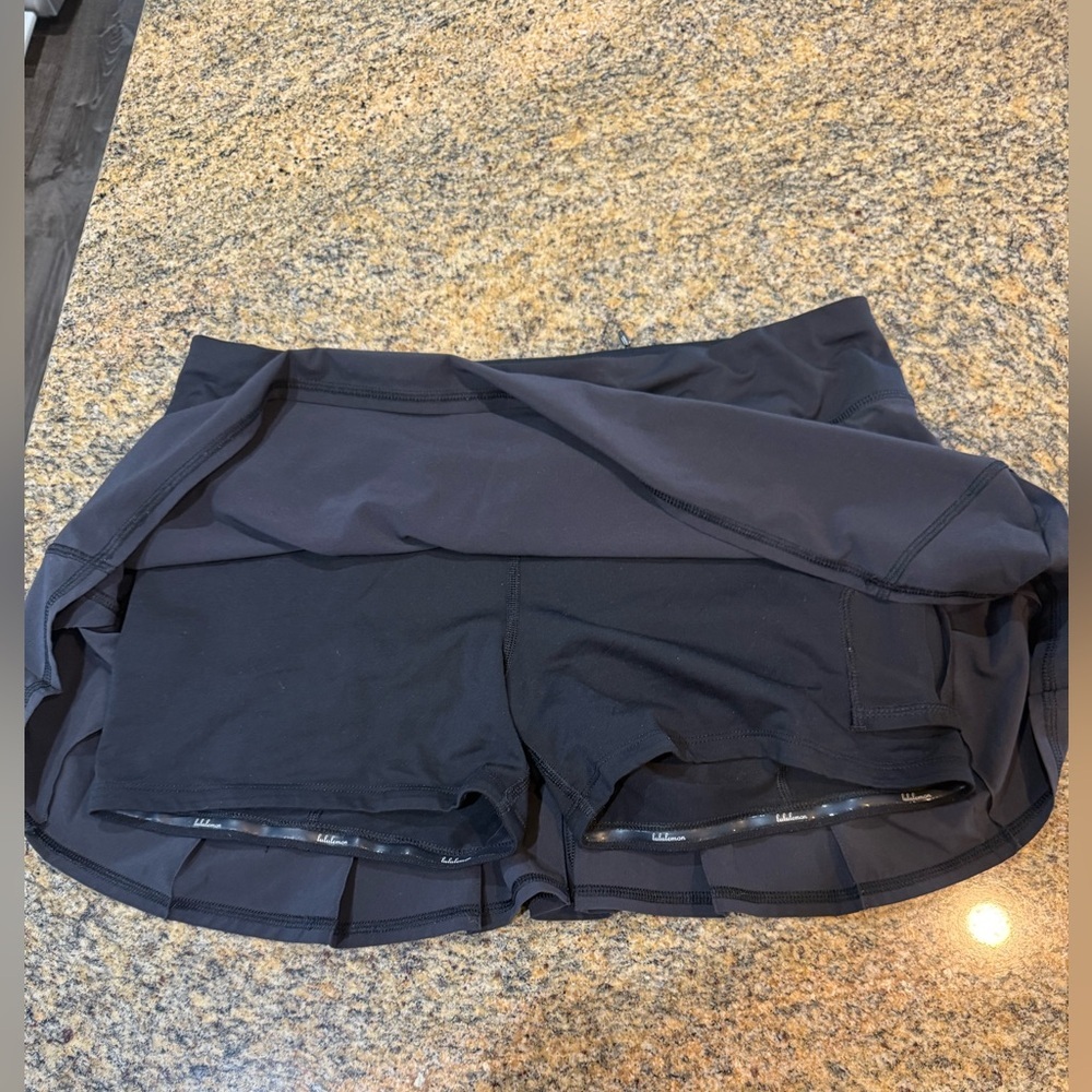 Lululemon women’s black pace setter skirt size 10 - Picture 3 of 6